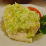 中華旬彩 西尾 - 蒸し鶏の葱塩ソース