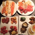 海鮮ブッフェダイニング 銀座八芳 - イバラ　刺し身　アワビ　サザエ　つぶ貝　ホタテ他