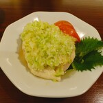中華旬彩 西尾 - 蒸し鶏の葱塩ソース