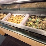 海鮮ブッフェダイニング 銀座八芳 - サザエ　つぶ貝　アワビ