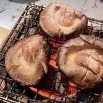 銀座和乃匠 - 七輪あぶり（椎茸）