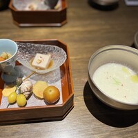 いせもん本店 - ツマカセ一品目のおつまみとカブのポタージュ