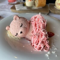 ザ・レギャン・トーキョー - 推しくまちゃんのお布団はピンク