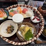 活魚廻転寿し 水天 別府石垣店