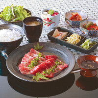 和牛タレカルビとタレロースの御膳