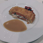 Karuizawa Hotel Buresuton Ko-to - 魚料理 　真顔のフイユテ ヴァンジョーヌの香り