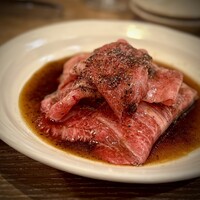 炭火焼肉ホルモン うしごろ 中目黒店 - とろけるロース
