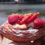 あまおうのデニッシュ