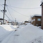 けや木 - 伝わりづらいかと思うがお店の前の通り