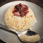 【個室完備】旬香 - ●追加メニューの肉バルガーリックライス