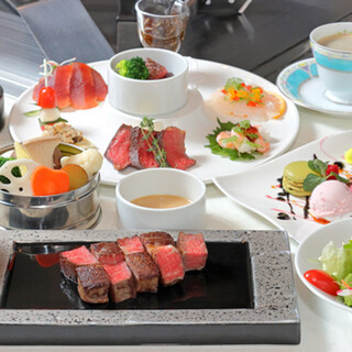 高品質な和牛が味わえるコース料理◆多彩な前菜も見どころ