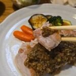 キッチン ブルー グローブ - ソースを添えて