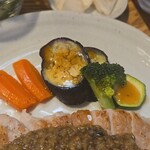 キッチン ブルー グローブ - 備え付け野菜のアップ