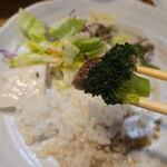 キッチン ブルー グローブ - 最後はブロッコリーと共に