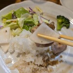 キッチン ブルー グローブ - お新香と共に