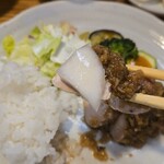 キッチン ブルー グローブ - お新香を添えて