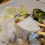 キッチン ブルー グローブ - お新香を添えて