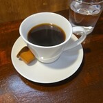 キッチン ブルー グローブ - ホットコーヒーのアップ