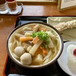 さか枝うどん - しっぼくには葱、七味を多めにいれます（お好みで）