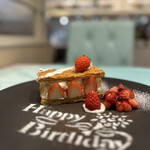 BOTTONE - 自家製ドルチェ　   焼きたてパイと苺のミルフィーユ