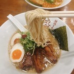 丸銀らーめん - 細麺