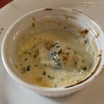 グランピアット - 牡蠣のチーズ焼き　（コースには含まれない）2個からの注文