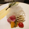 303 - お皿の黄色いソースは、けっこう固まっていて、ほぼ模様の役割。ツレはカボチャのソース気に入っていた。取れたらしい。