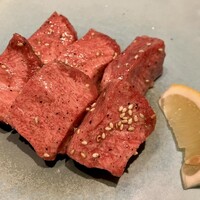 焼肉トラジ 大阪ヒルトンプラザ ウエスト店 - 厚切りタン