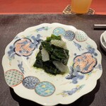 281194781 - 1皿目
                        キョウレンソウ草とイカの山椒オイル和え。