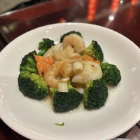 萬珍樓 本店 - 海老・イカ・ホタテのX.O.醤炒め