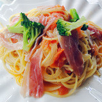 日替り洋食ランチ，生ベーコンとフレッシュトマトのパスタ《大盛り》