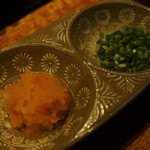 豆家別邸しびかま - 薬味はモミジとネギで。