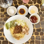 油虎 - 料理写真:油そば(並)　温玉