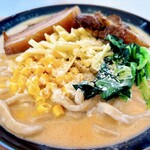 麺屋　たか - チーズ、コーン、ほうれん草、間違いないトッピング