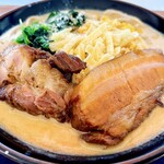 麺屋　たか - 煮バラはトロトロ、ウデはしっとり！どちらも旨い