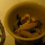 豆家別邸しびかま - シメジと揚げのお浸し。