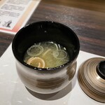 鮨 やまけん - 味噌汁。美味し。