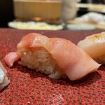 鮨 やまけん - 大トロの握り。美味し。