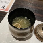 鮨 やまけん - 味噌汁。美味し。