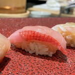 鮨 やまけん 銀座店 - 金目鯛の握り。美味し。