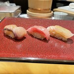 鮨 やまけん - サワラ、金目鯛、ヒラメの握り。美味し。