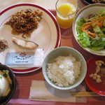 Hoteruniparesu - 朝食ビュッフェ　500円　こづゆやカレー焼きそば、まんじゅうの天ぷらもあります