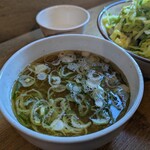 いこい - 「煮干ガツンの馬肉ゴロンゴロン汁」