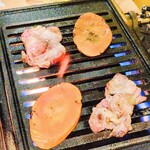 大衆焼肉 牛苑 - 