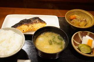 Mimatsu - キングサーモンみそ焼（800円）の定食セット（小ごはん550円）
                        