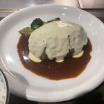ステーキハウス 牛の松阪 - 新年はじめてのハンバーグはここしかないでしょー！いつものチーズバーグをいただきました！旨い！ご馳走様！