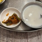 FULLMOoN - アチャールはなぜか日本的