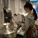 コーヒー豆専門店 豆善 - 当店では注文焙煎を行なっております。お好みのコーヒー豆をお好みの焙煎で