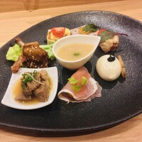 炭火とワインと純米酒 King Momo - 