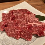 焼肉六角 - ササミ　バラの部位引　きめ細かく引き締まった食感が特徴